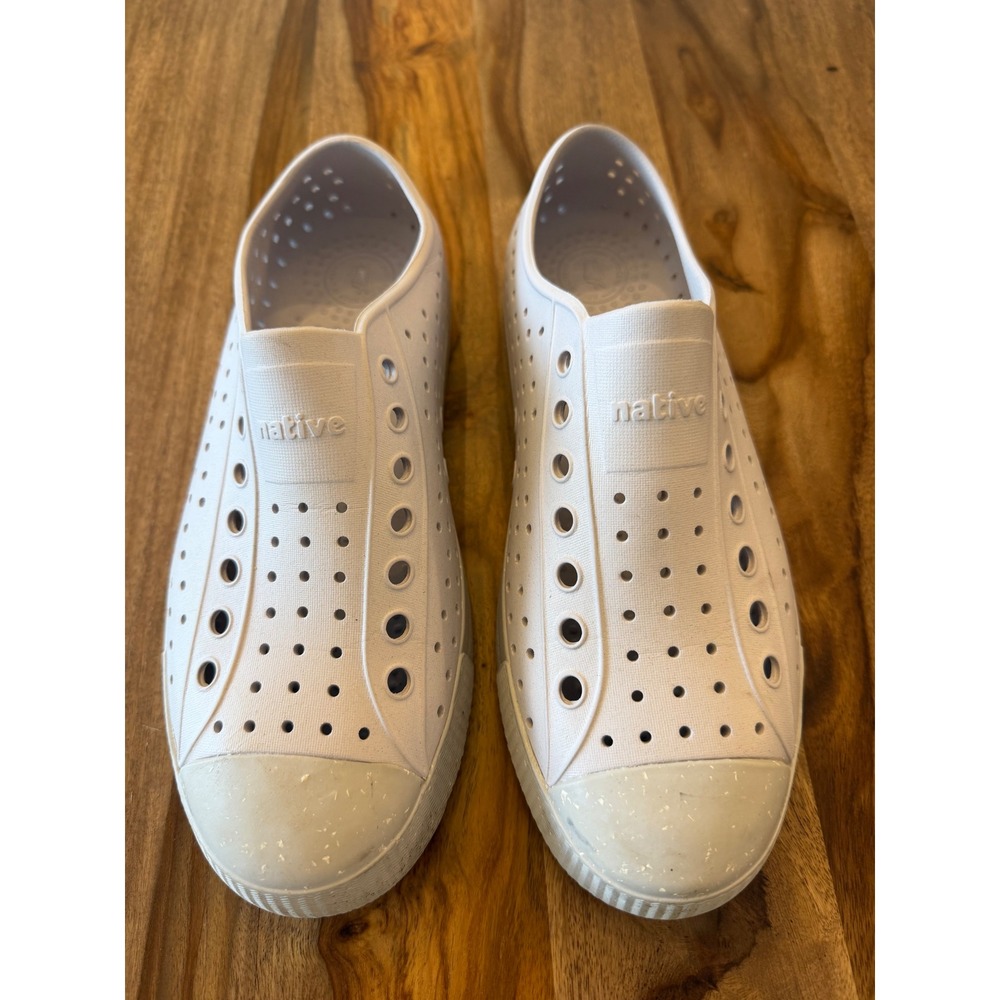 Native Jefferson Bloom White Slip On Sneakers Mens 7 Womens 9 Water Shoes
